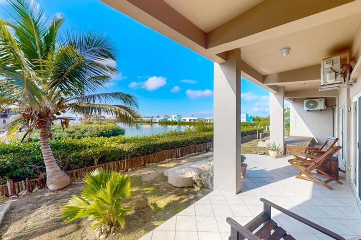 Suite F101 Mara Laguna