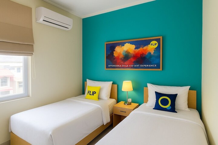 Room 8 of 18