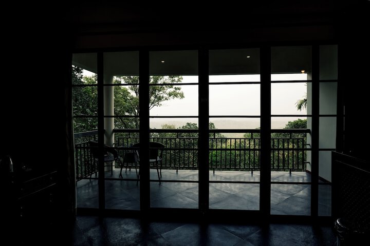 Room 28 of 76