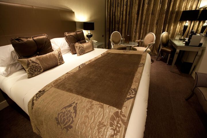 Room 8 of 60