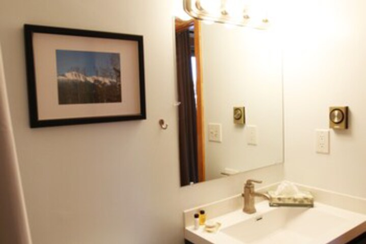 Room 8 of 40