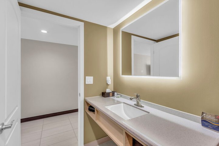 Room 29 of 40