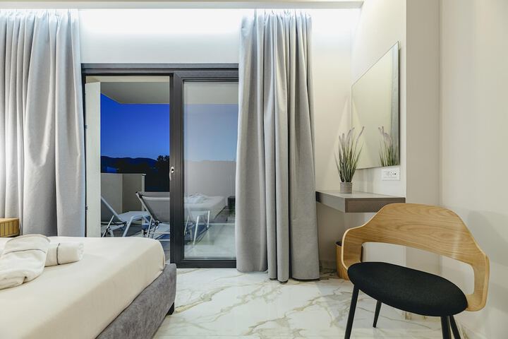 Room 10 of 48