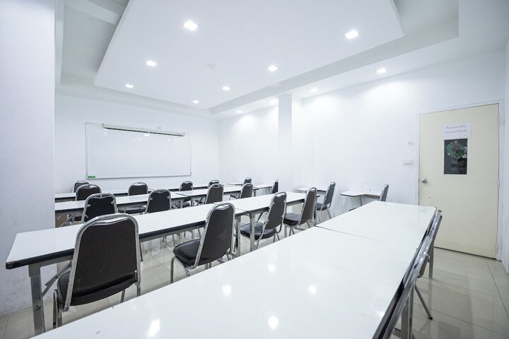Business Center 75 of 83