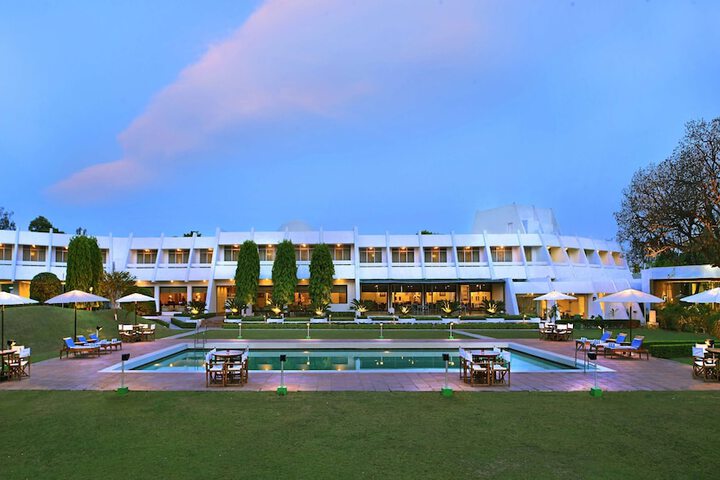 Pool Hotel