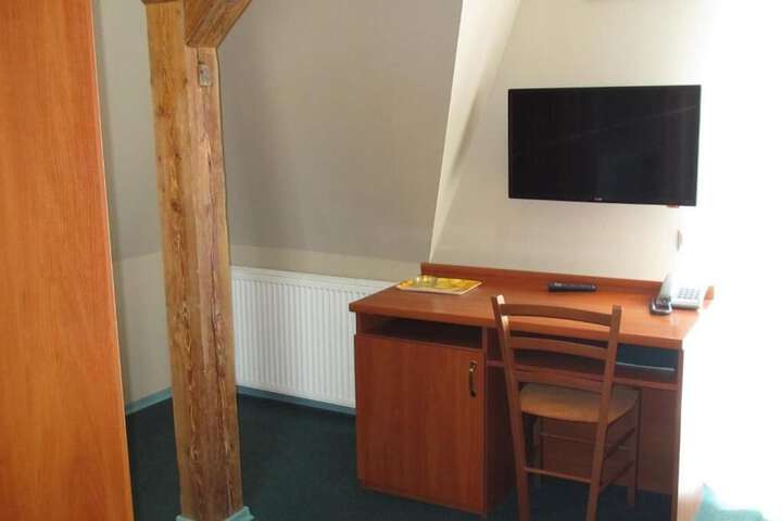 Room 16 of 60