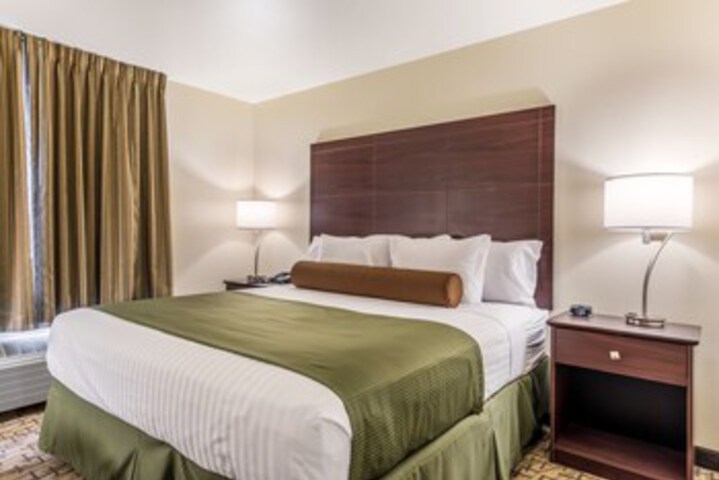 Room 34 of 108