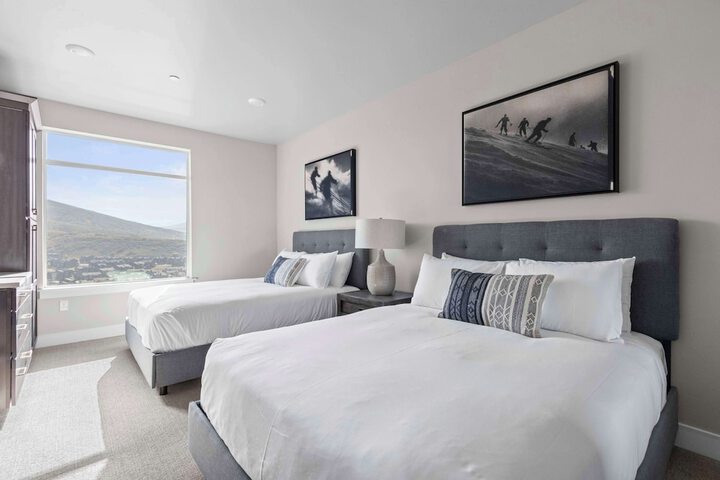 Room 49 of 215