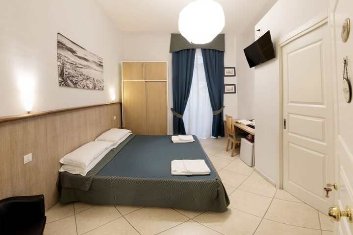 Room 12 of 43