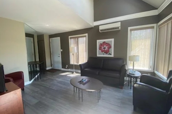 Room 2 of 18