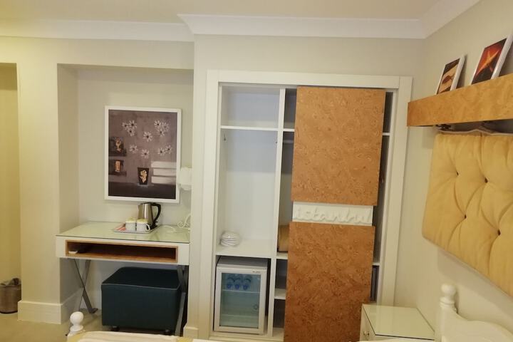 Room 16 of 30