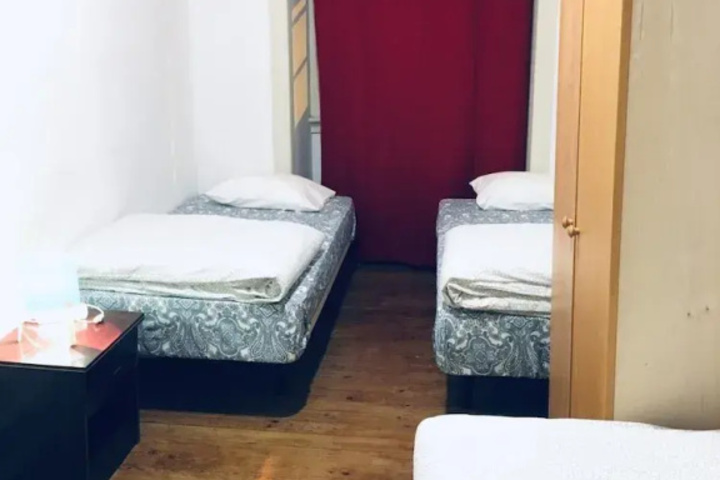 Room 17 of 28