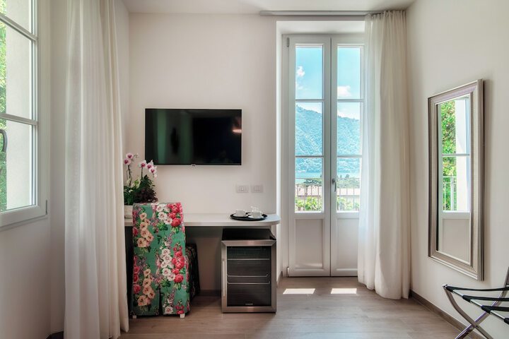 Room 53 of 193