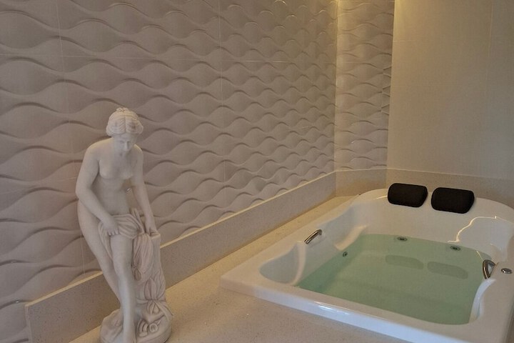 Room 19 of 50