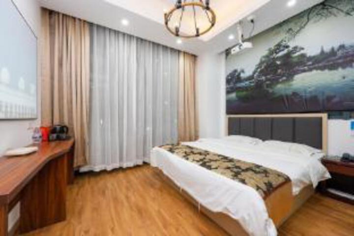 Room 3 of 5