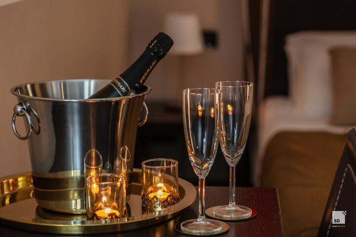 Champagne service