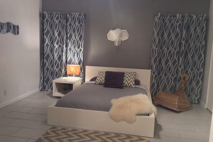 Room 2 of 24