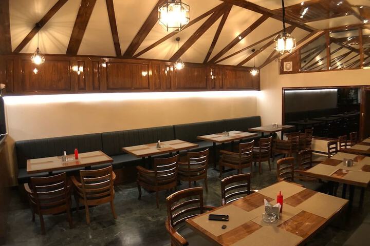 Dining 45 of 61