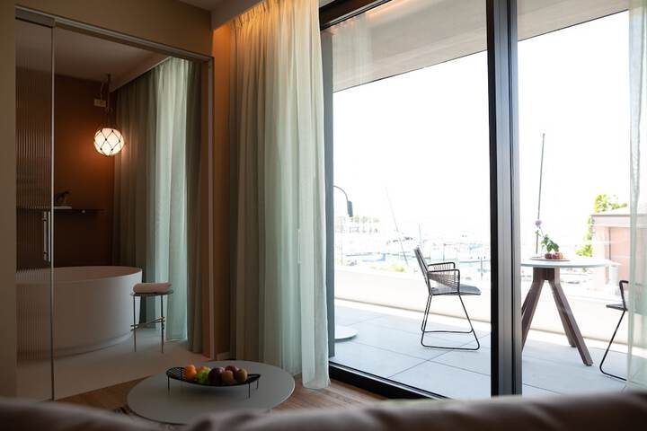 Room 46 of 72