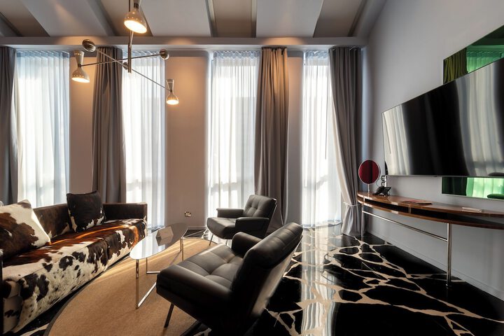 Room 52 of 103