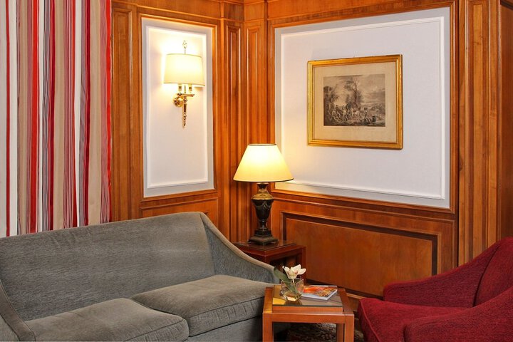 Entrance & Lobby