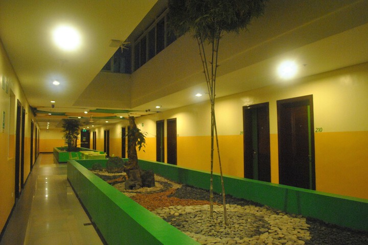 Ballroom/Hall 91 of 108