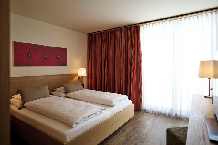 Room 9 of 73