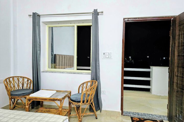 Room 7 of 10