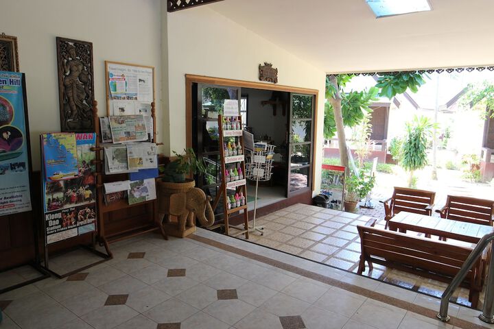 Gift Shop 114 of 149
