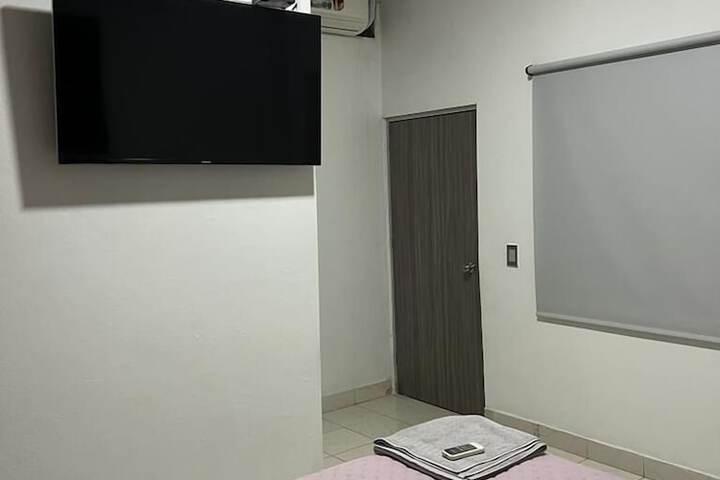 Room 4 of 36