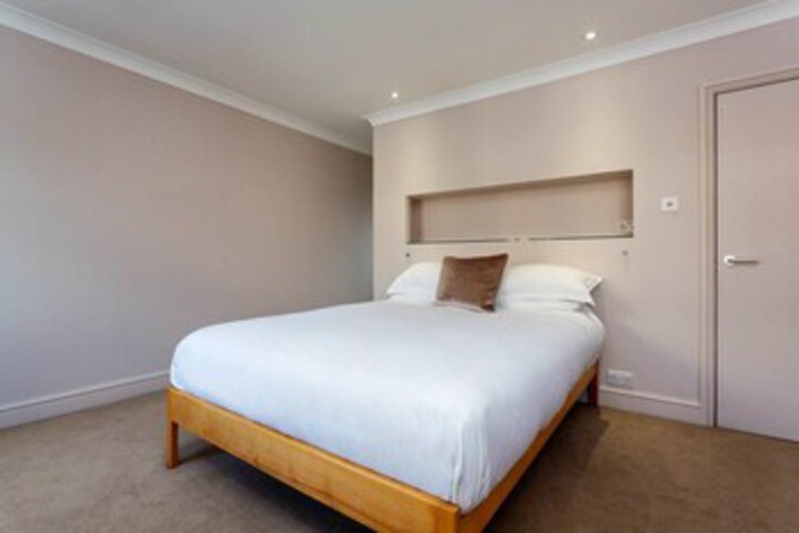 Room 18 of 18