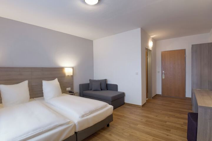 Room 33 of 55