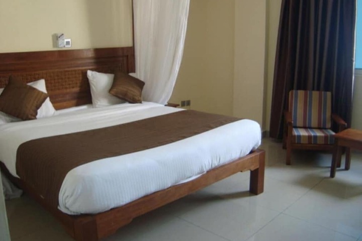 Room 6 of 43