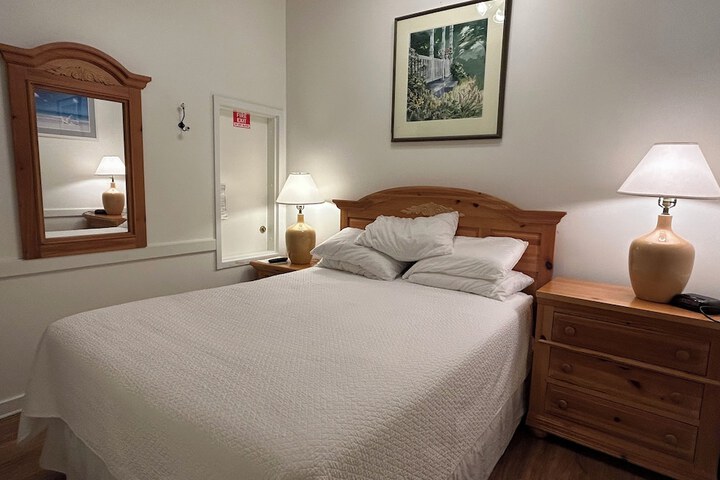Room 100 of 212