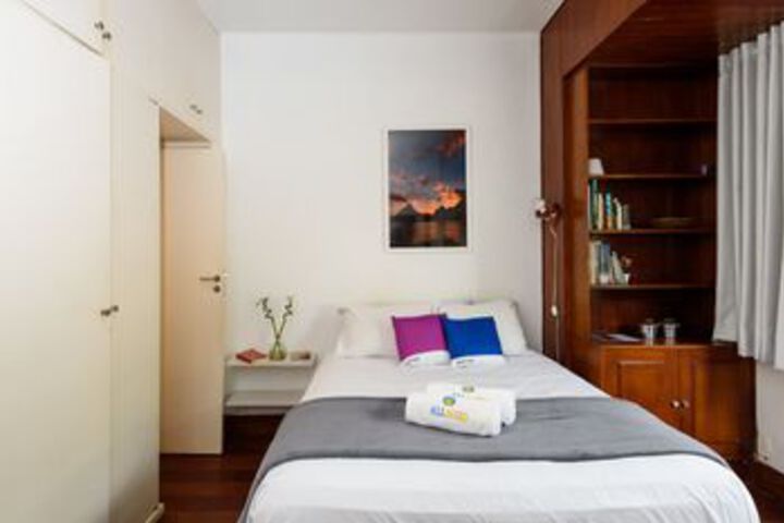 Room 10 of 20