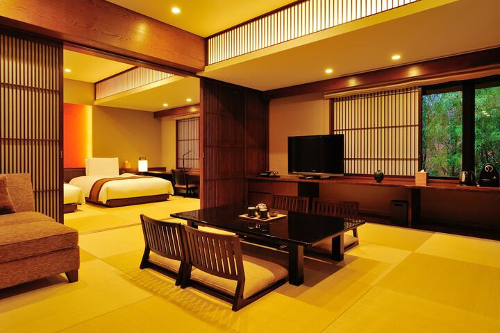 Room 9 of 92