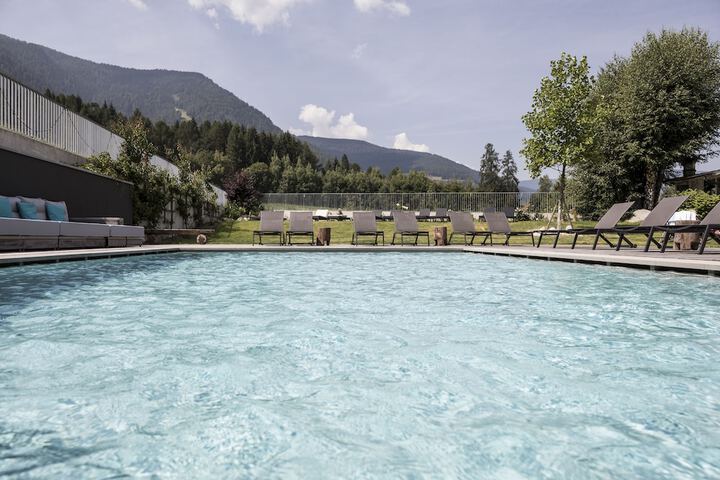 Pool 26 of 78