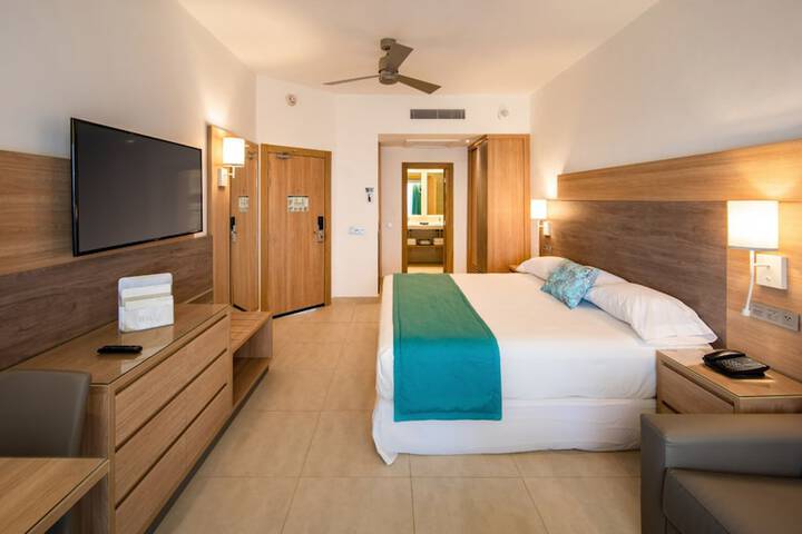 Room 14 of 67