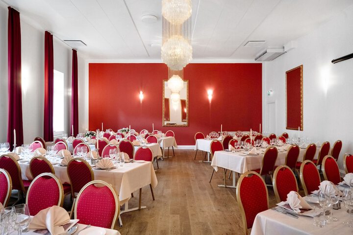 Ballroom/Hall 67 of 86