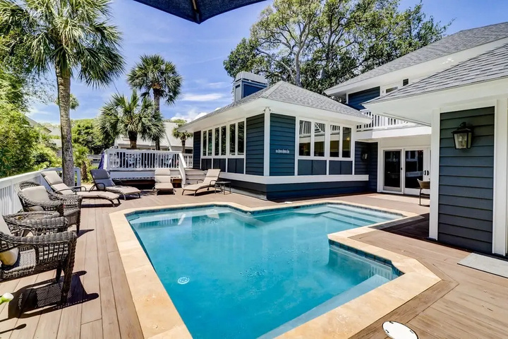 Pool 12 of 21