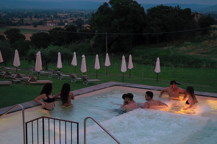 Pool 45 of 101