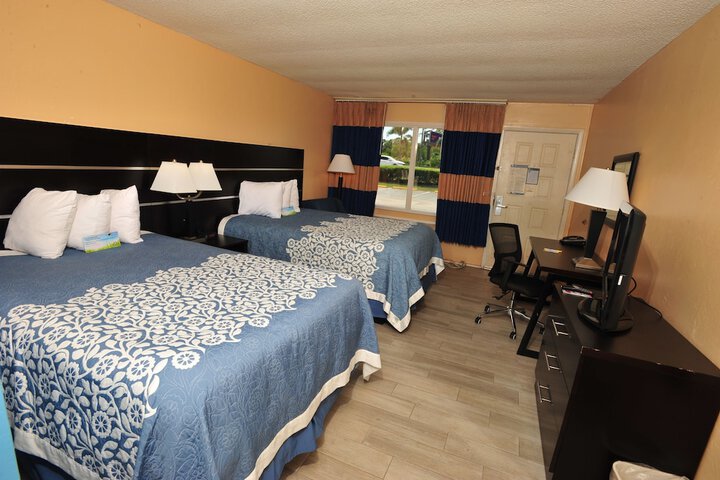 2 Double Beds Accessible (4 of 12)
