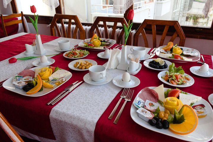 Breakfast/Coffee Service 26 of 33