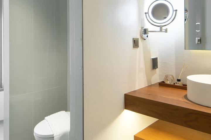 Room 35 of 48
