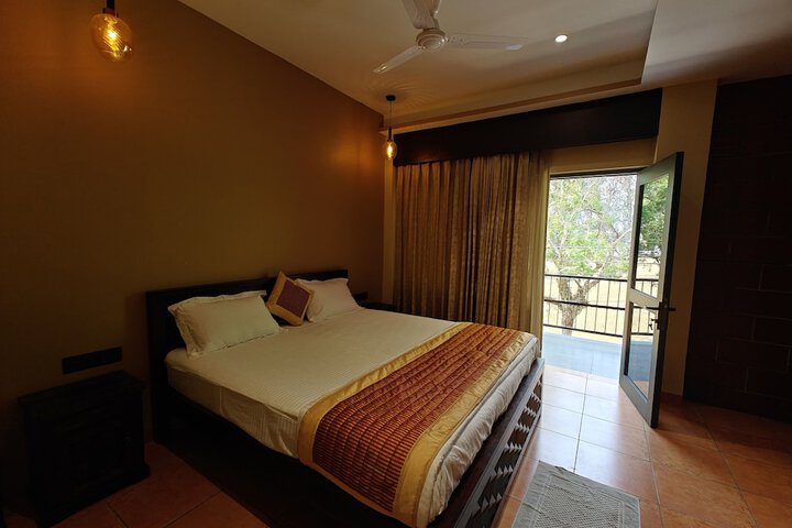 Room 4 of 25