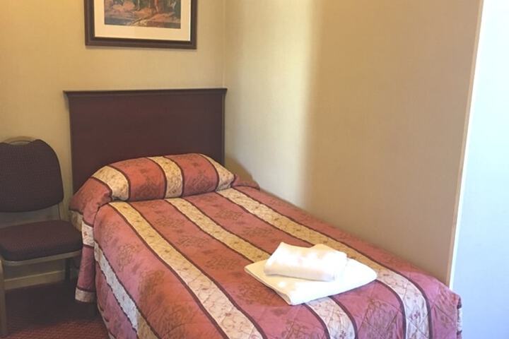 Room 25 of 118
