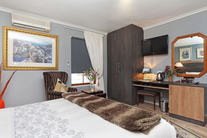 Room 18 of 80