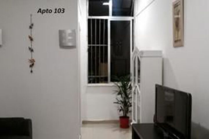 Room 6 of 34