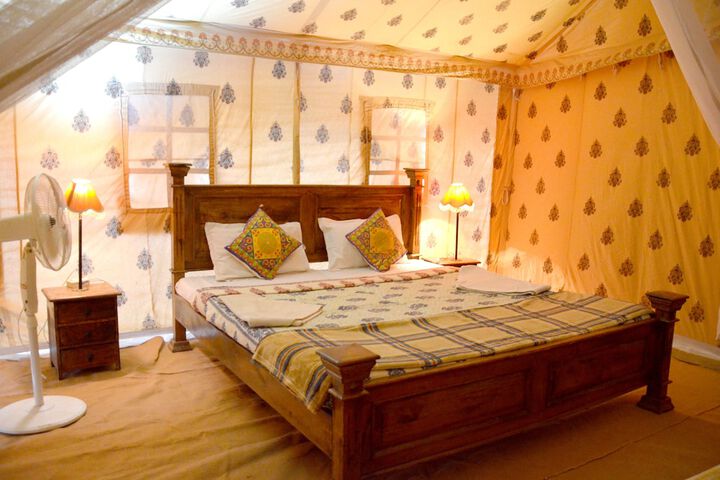 Room 10 of 32