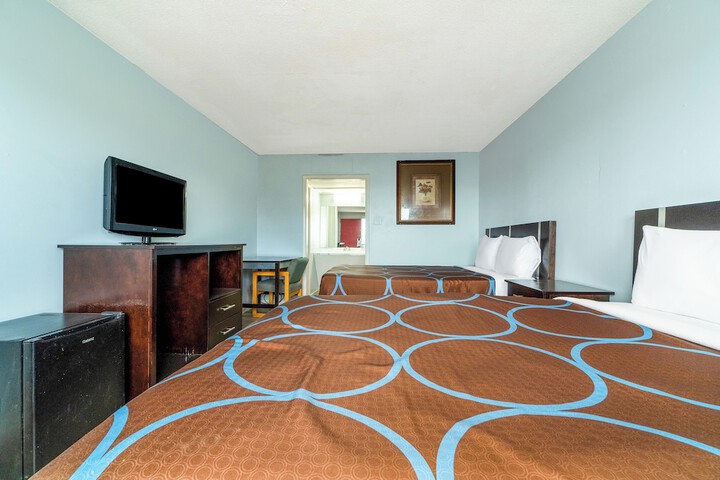 Room 23 of 76
